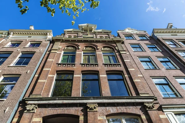 Gebouw Van Oude Traditionele Scheve Huizen Amsterdam Nederland — Stockfoto