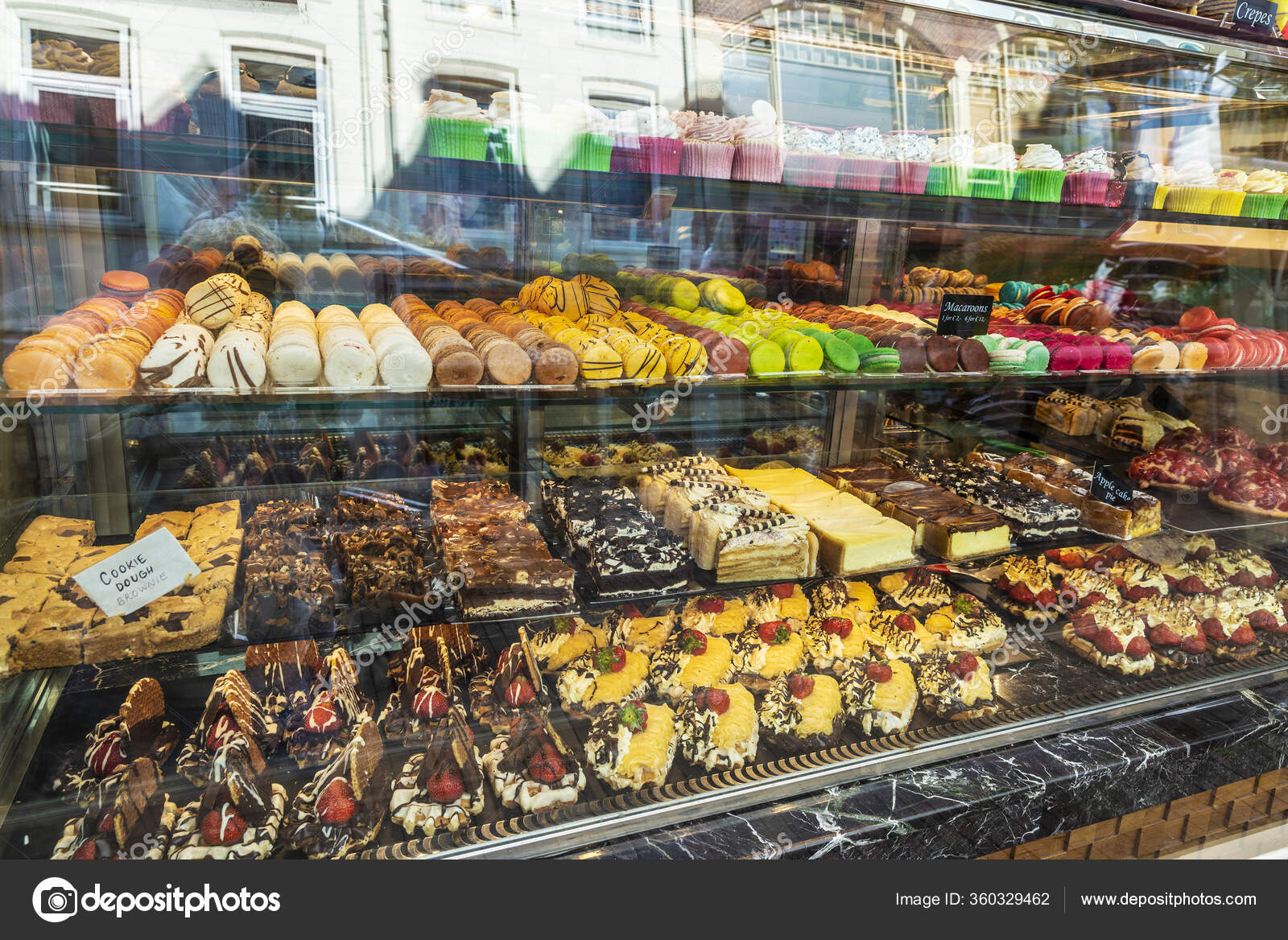 Presentation Magasin Bonbons Avec Grand Assortiment Gateaux Macarons Amsterdam Pays Image Libre De Droit Par J2r C