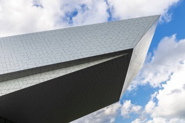 Amsterdam, Hollanda - 7 Eylül 2018: Hollanda 'nın Overhoeks mahallesindeki Göz Filmleri Müzesi Cephesi