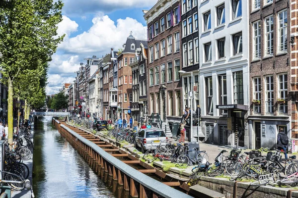 Amsterdam Netherlands September 2018 Old Traditional Leaning Houses Canal People — Stock Photo, Image