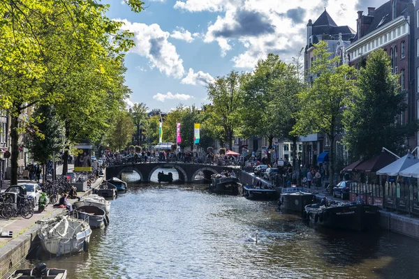 Amsterdam Netherlands September 2018 Canal People Old Town Amsterdam Netherlands — Stock Photo, Image