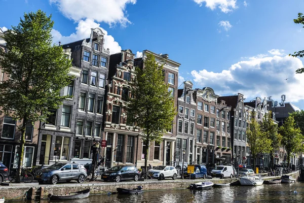 Amsterdam Netherlands September 2018 Old Traditional Leaning Houses Canal Old — Stock Photo, Image