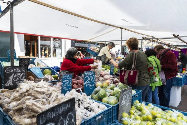 Amsterdam Netherlands September 2018 Vendor Fruit Vegetable Shop People Albert — Stock Photo, Image