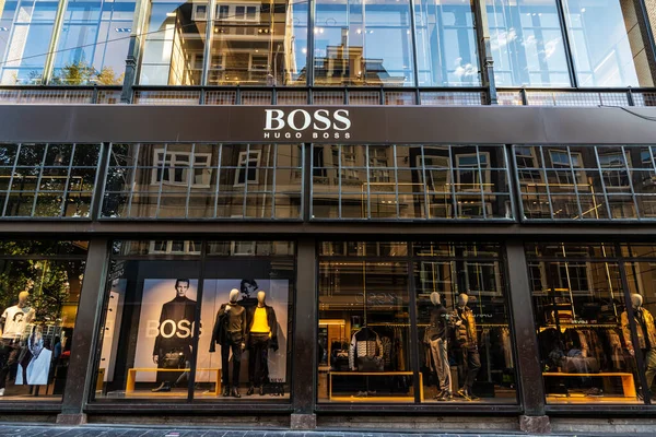 Amsterdam September 2018 Gevel Van Een Hugo Boss Kledingwinkel Het — Stockfoto