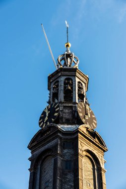 Munttoren Carillon 'u (Nane Kulesi) veya Muntplein Meydanı, Amsterdam, Hollanda