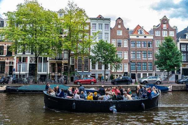 Amsterdam Netherlands September 2018 Boat Full Young People Old Traditional — Stock Photo, Image