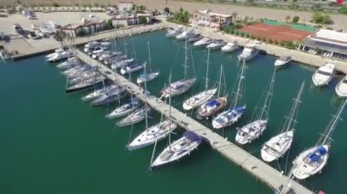 Gemiler marinada bekliyor.