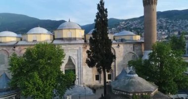 Bursa Ulu Cami, Türkiye 'nin Bursa ilinin en büyük camii..