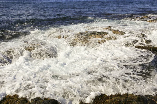 Wave Broken Rocks White Foam Bubbles — Stock Photo, Image