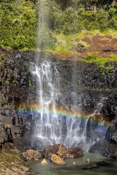 Water Falls Creating Isolated Rainbow Rockpool Secondary Waterfall Created Rocks — Stock Photo, Image