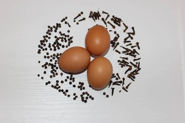 Faire Dorer Les Œufs Poulet Sur Fond Blanc Œufs Poulet — Photo