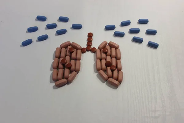 Los Comprimidos Color Beige Presentan Forma Pulmones Tratamiento Neumonía Pastillas — Foto de Stock