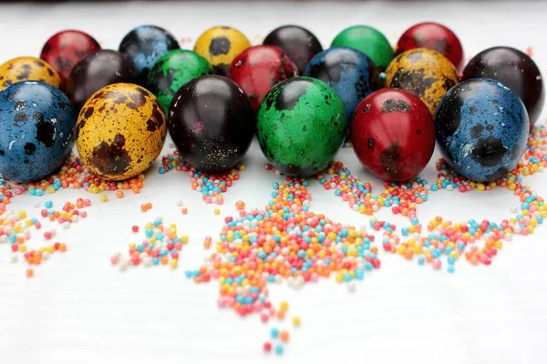 Huevos Multicolores Cerca Cubierta Pastelería Vista Superior Conjunto Huevos Pascua — Foto de Stock