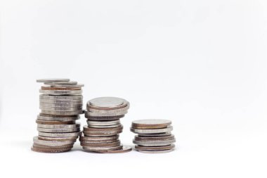 Bozuk para, arka planda Tayland para birimi ve izole