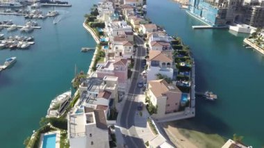 Limasol, Kıbrıs 2019 'daki yeni evlerin havadan görünüşü