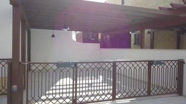 Kıbrıs Rum Kesimi, Limasol, bir villa garajı manzarası