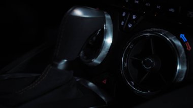 TOMSK, RUSSIA - 30 Mart 2020: Chevrolet Camaro ZL1 Şeytan çıkarıcı iç mimari