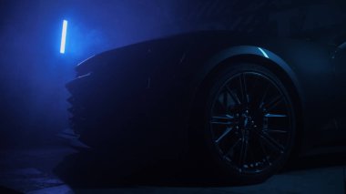 TOMSK, RUSSIA - 30 Mart 2020: Chevrolet Camaro ZL1 Karanlıktaki Şeytan Çıkarıcı