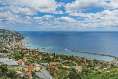 Ospedaletti kıyıları. Liguria, İtalya