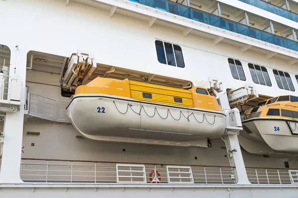 Lifeboats Passenger Liner — Stock Photo, Image