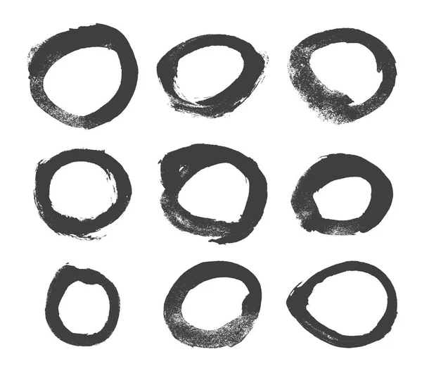 Brosses vectorielles. Ensemble d'encre de cercle noir — Image vectorielle