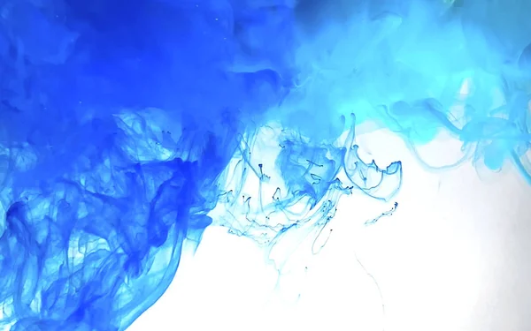 Aquarelinkt in water. Blauwe magie abstracte achtergrond. — Stockfoto