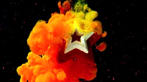 Красная Звезда Белой Звездой Центре Огненном Космическом Фоне Концепция Мужскому — стоковое видео
