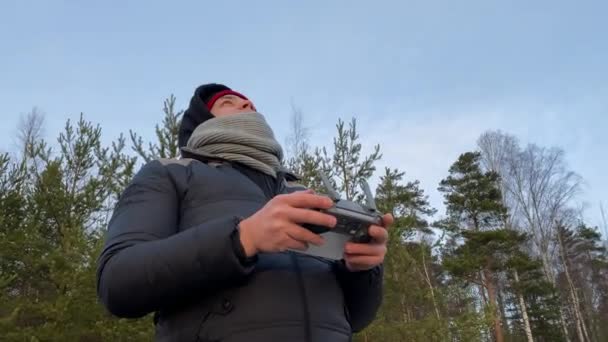 Young Man Controls Drone Remote Control Launch Unmanned Aerial Vehicle — Stok video