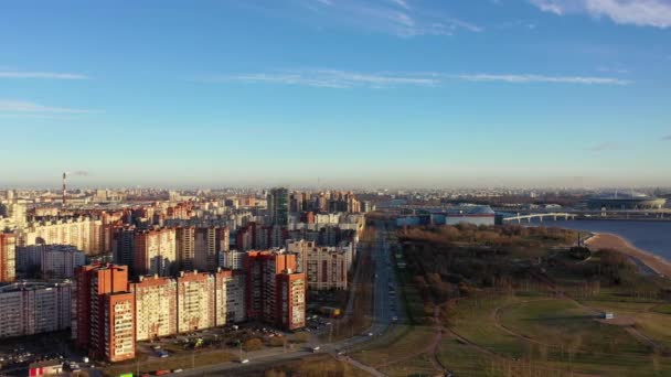 俄罗斯圣彼得堡 2020年1月18日 城市和Gazprom竞技场的空中景观 被称为Zenith竞技场 Zenith Arena 无人机飞越城市上空 — 图库视频影像