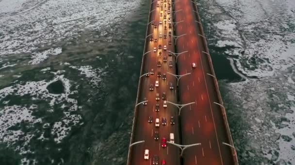 Vista Aérea Rodovia Inverno Rio Neva Congelado Coberto Gelo Cidade — Vídeo de Stock