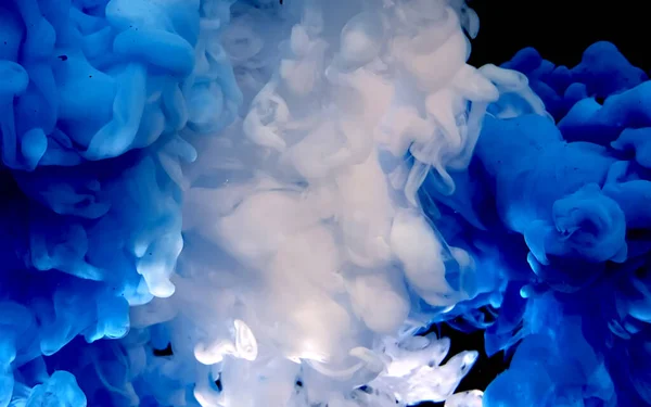 Синьо Біле Акварельне Чорнило Воді Чорному Тлі Космічний Магічний Фон — стокове фото
