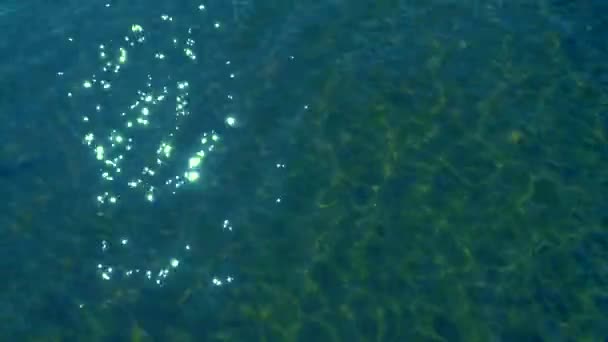 Widok Powietrza Powierzchnię Wody Lot Dronem Nad Morzem Oceanem Lub — Wideo stockowe