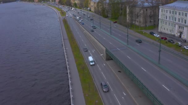 Vue Aérienne Une Ville Européenne Trafic Rivière Promenade Vol Par — Video