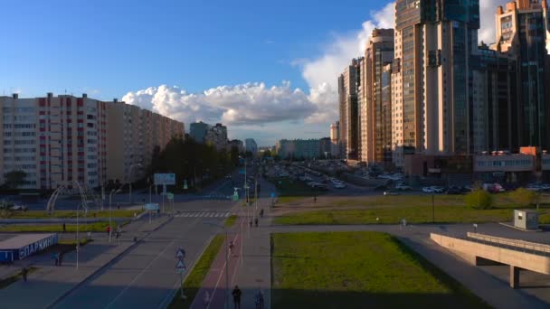 Petersburg Rusia Mayo 2020 Vista Aérea Personas Caminando Por Ciudad — Vídeos de Stock