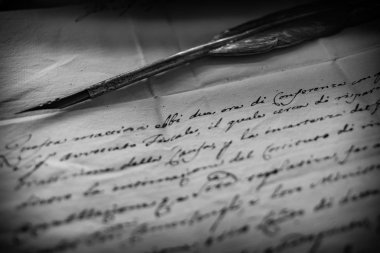 Kaz kalem ve parşömen