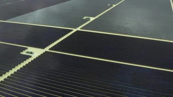 Sistema de geração elétrica solar de Ivanpah, fazenda do poder, deserto de Mojave, Nevada, aéreo — Vídeo de Stock