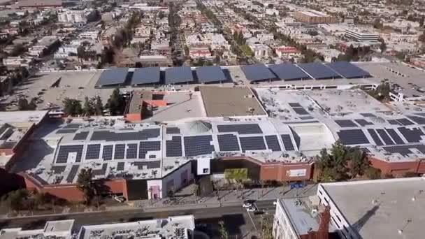 Antena del proyecto del panel solar del centro comercial Northridge, energía alternativa — Vídeo de stock