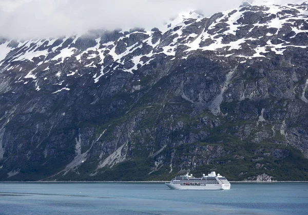 Крейсерському Glacier Bay — стокове фото