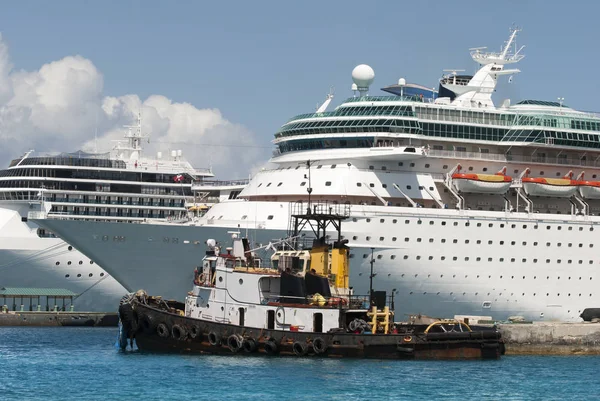 Porto da cidade de Nassau — Fotografia de Stock