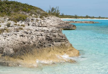 Kayalık ada kıyı şeridi