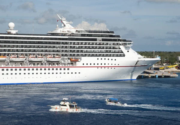 Docked In Cozumel — Stock Photo, Image