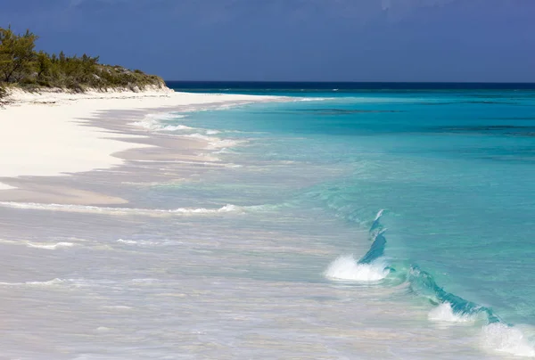 加勒比海滩海浪 — 图库照片