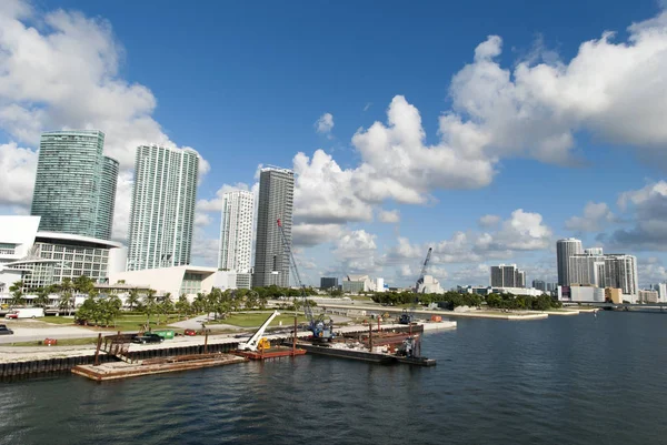 De skyline van de stad van Miami — Stockfoto