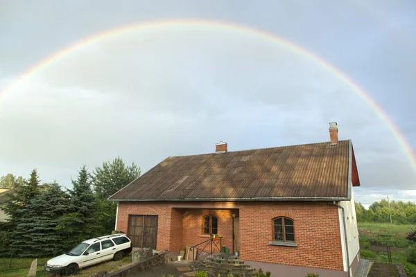 Arcobaleno del tardo pomeriggio — Foto Stock