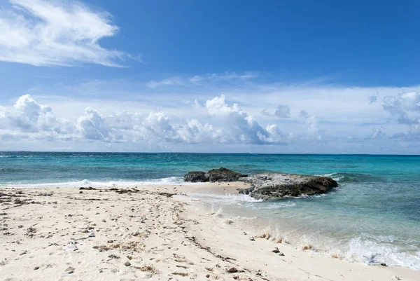 Grand Turk deniz kabuğu Plajı