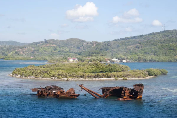 Nave affondata nei Caraibi — Foto Stock