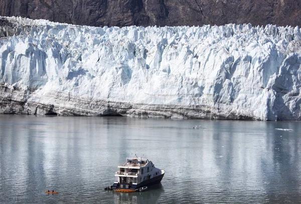 Εξερευνώντας Glacier Bay — Φωτογραφία Αρχείου