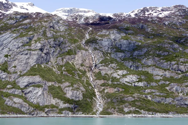 Linea costiera della baia del ghiacciaio dell'Alaska — Foto Stock