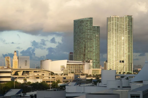Riflessioni di alba di Miami — Foto Stock
