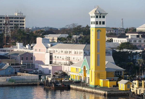 Torre del puerto de Nassau al anochecer —  Fotos de Stock